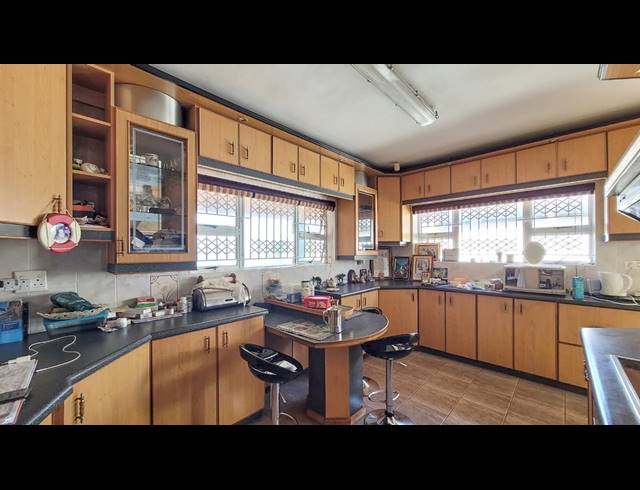 8 BEDROOM HOUSE FOR SALE IN TINLEY MANOR